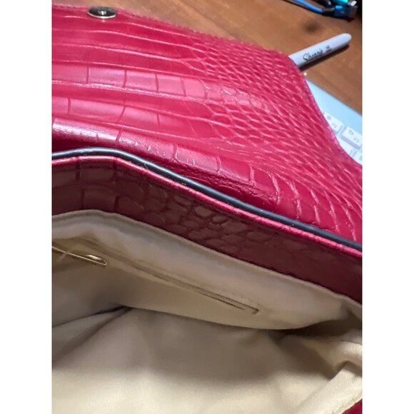 Giani Bernini Red Croc Embossed Crossbody Bag Purse Gold Hardware Adj Strap - Picture 7 of 8